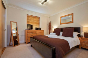 2 bed 2 bath at Jago Crt in Newbury - FREE parking with no height restrictions